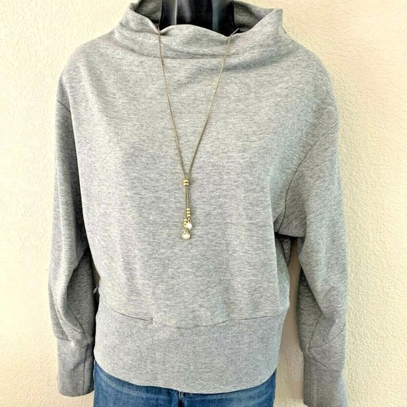NIKE Dri-Fit Womens Long-sleeve Cropped Gray Sweatshirt Size S hidden zip pocket - Picture 1 of 9